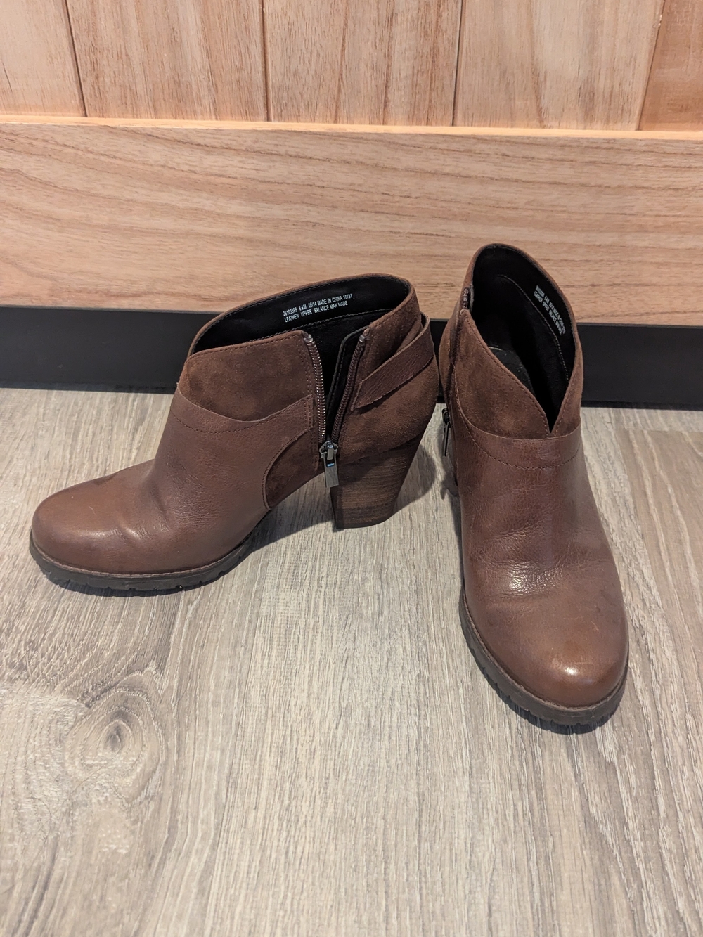 Clarks Women’s Brown Leather Zip Ankle Booties